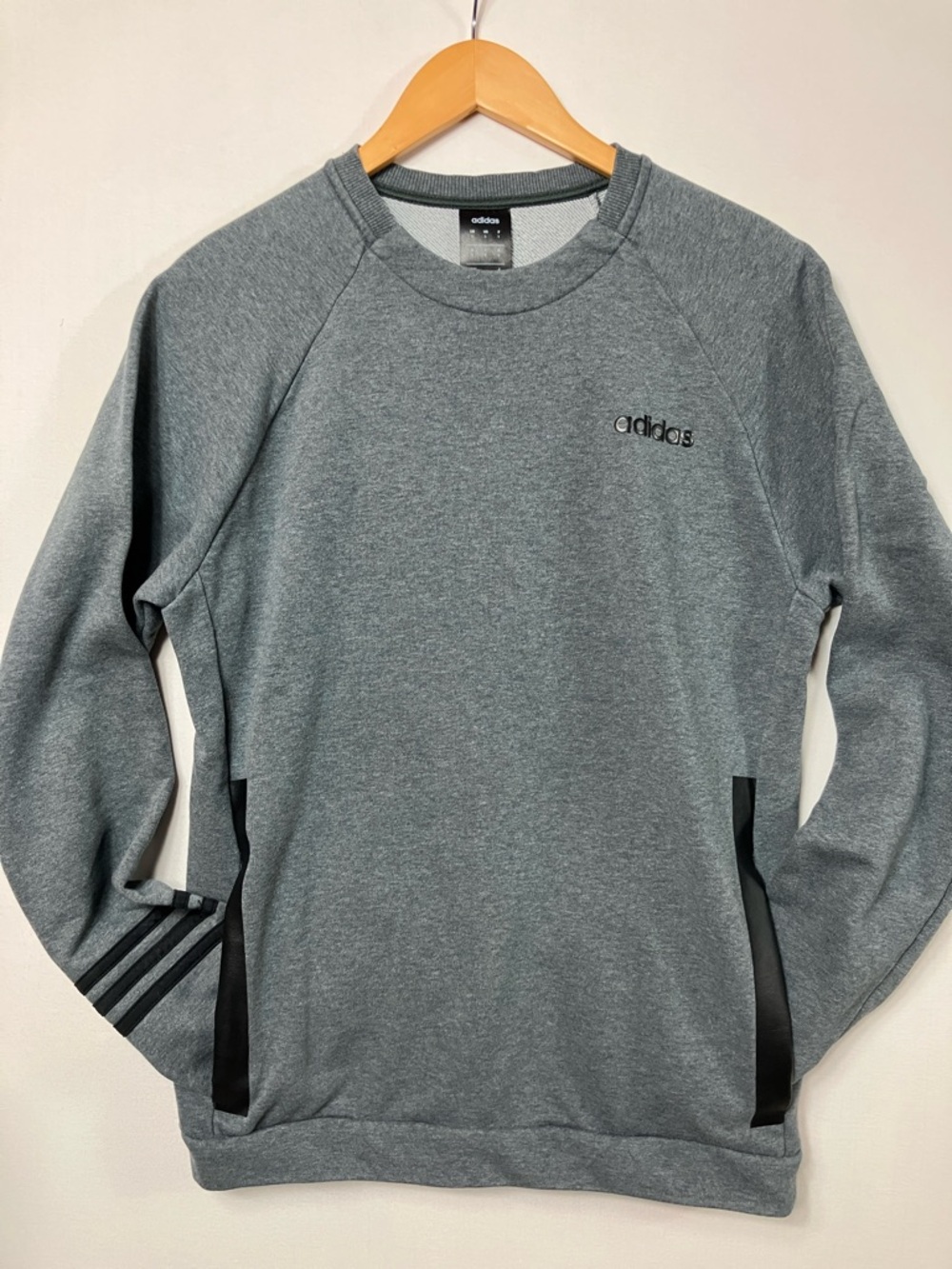 📦Adidas Heather Gray Pullover w/Black Accents Men Women *DISCOUNTED SHIPPING*